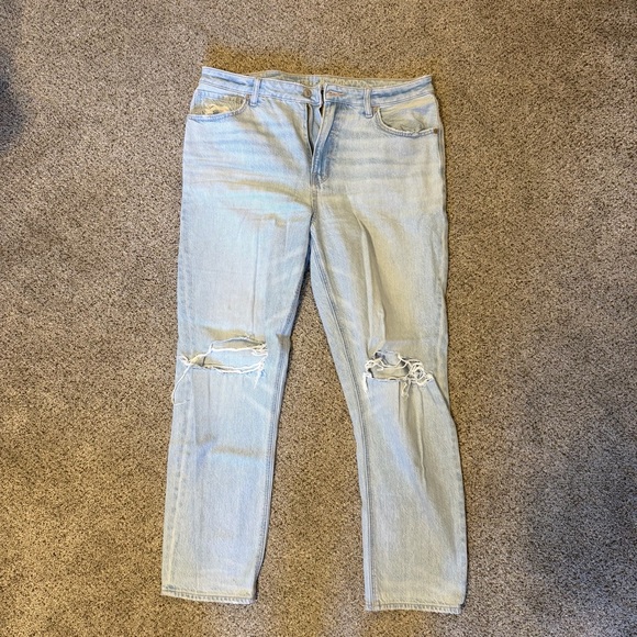 American Eagle Outfitters Light Wash Jeans - Picture 1 of 3